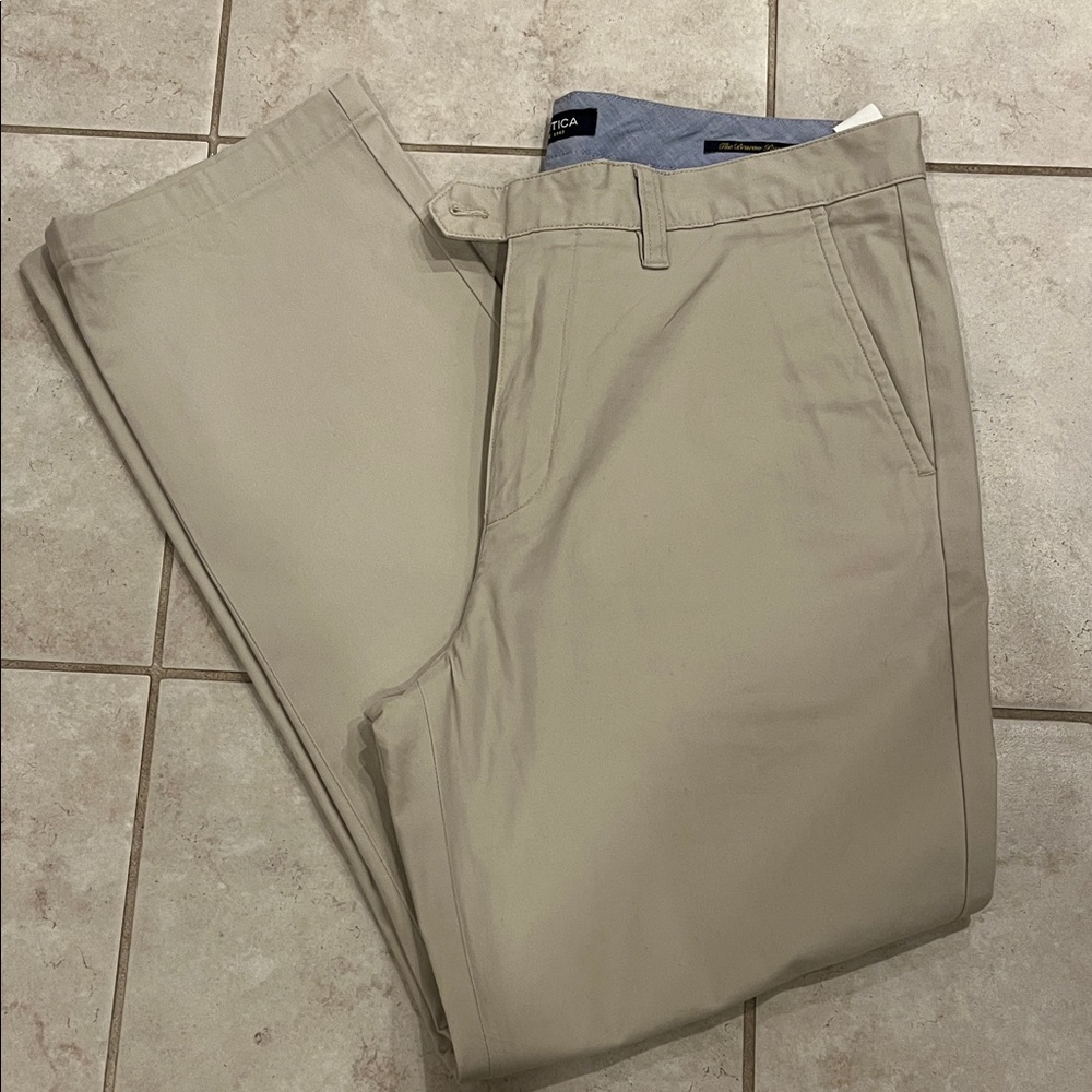 Nautica Khakis 32/30